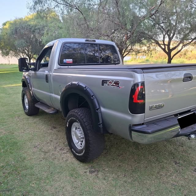 FORD F-250 XLT-L - Imagem 5