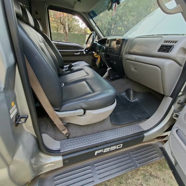 FORD F-250 XLT-L - Imagem 10