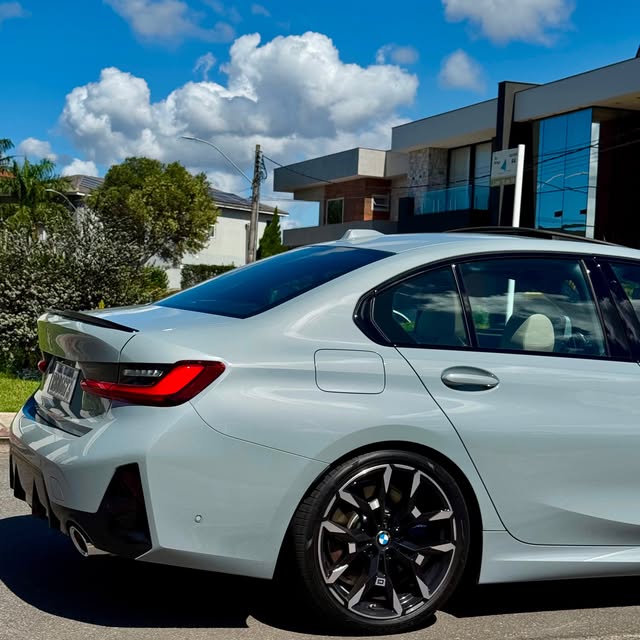 BMW 320I M SPORT - Imagem 9