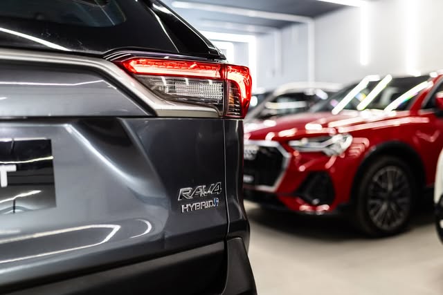 TOYOTA RAV4 S HYBRID - Imagem 9