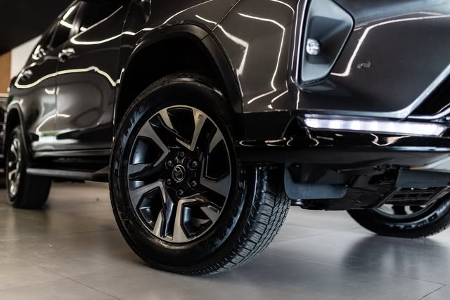 TOYOTA HILUX SW4 SRX - Imagem 3