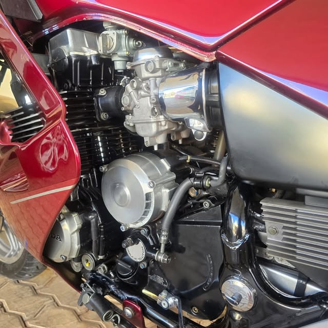 HONDA CBX 750 F - Imagem 4