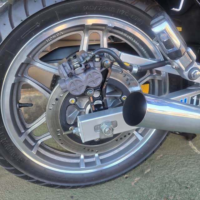 HONDA CBX 750 F - Imagem 9