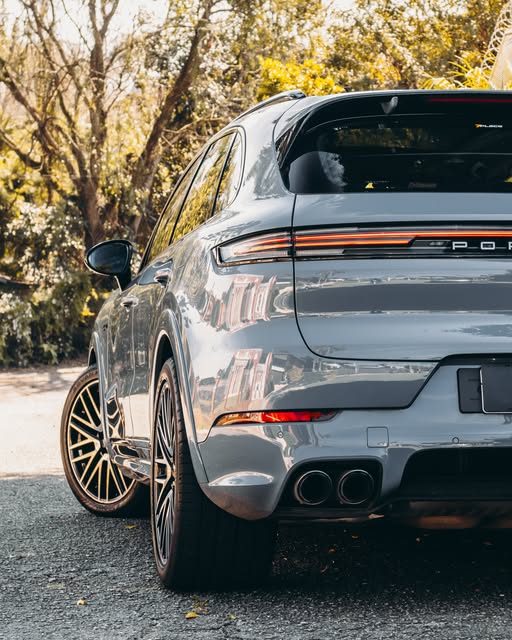 PORSCHE CAYENNE E-HYBRID - Imagem 2