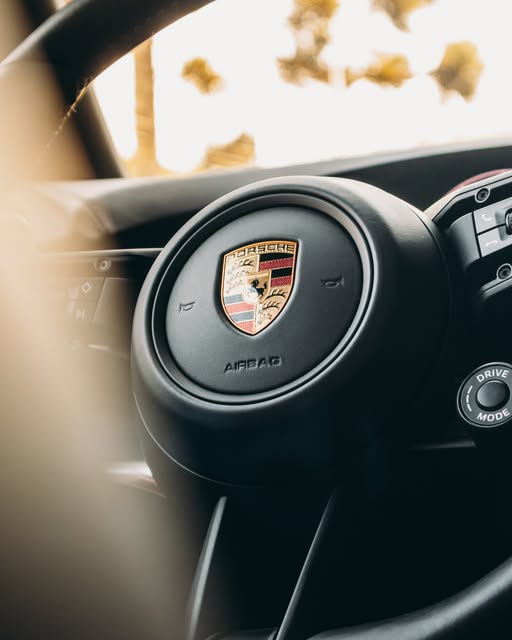 PORSCHE CAYENNE E-HYBRID - Imagem 4