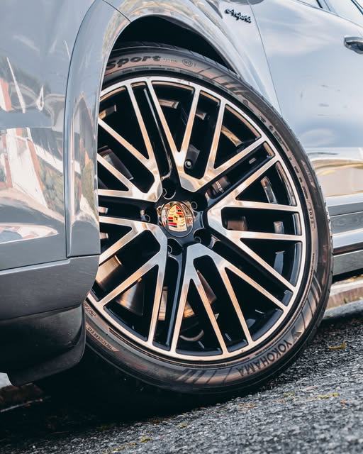 PORSCHE CAYENNE E-HYBRID - Imagem 5
