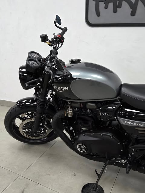 TRIUMPH SPEED TWIN - Imagem 13