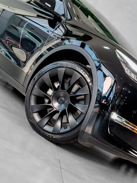 TESLA MODEL Y LONG RANGE AWD - Imagem 14