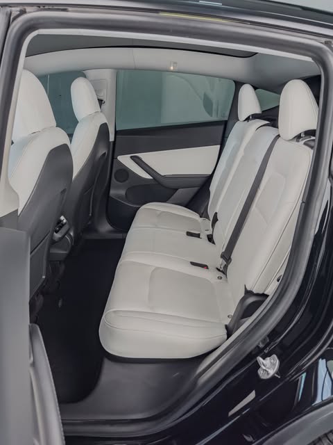 TESLA MODEL Y LONG RANGE AWD - Imagem 5