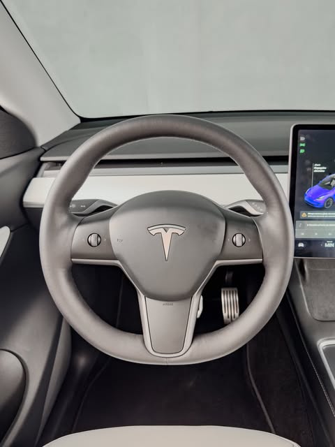 TESLA MODEL Y LONG RANGE AWD - Imagem 7