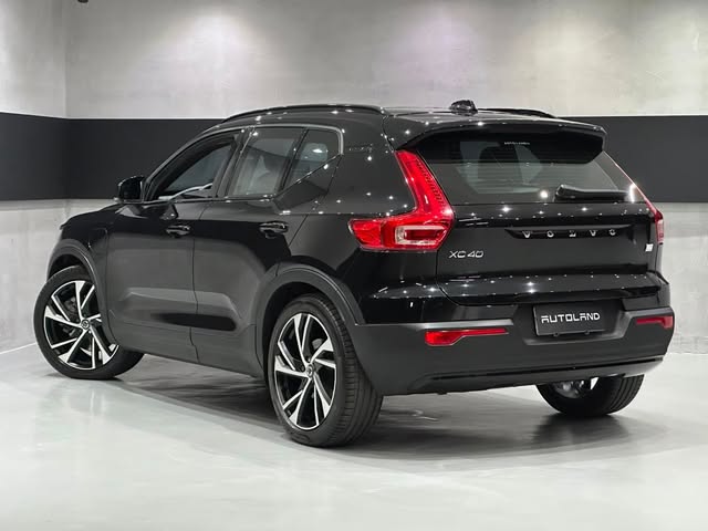VOLVO XC40 RECHARGE R-DESING - Imagem 2