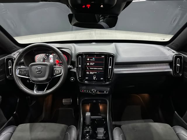 VOLVO XC40 RECHARGE R-DESING - Imagem 6