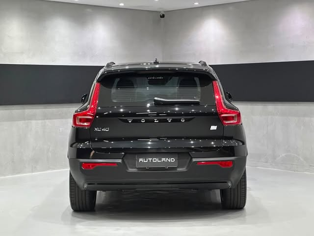 VOLVO XC40 RECHARGE R-DESING - Imagem 9