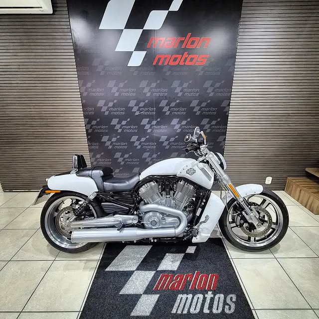 HARLEY-DAVIDSON V-ROD MUSCLE - Imagem 1