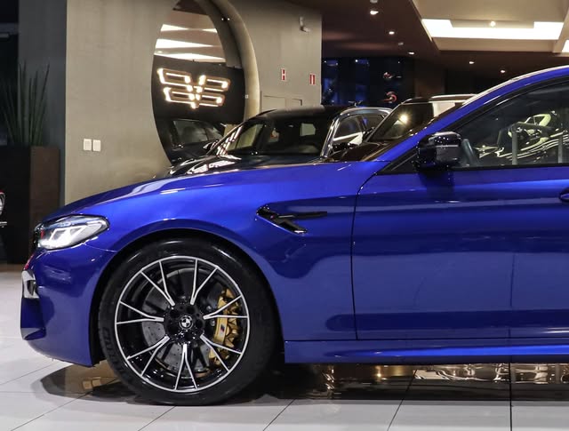 BMW M5 COMPETITION - Imagem 1