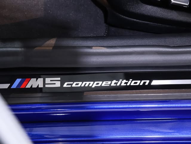 BMW M5 COMPETITION - Imagem 12