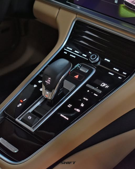 PORSCHE PANAMERA 4 SPORT TURISMO - Imagem 10