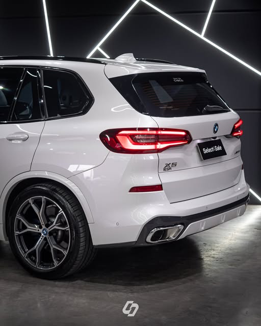 BMW X5 XDRIVE45E - Imagem 11