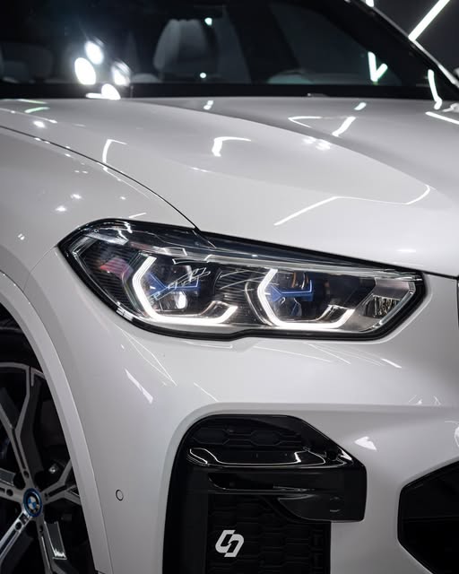BMW X5 XDRIVE45E - Imagem 13