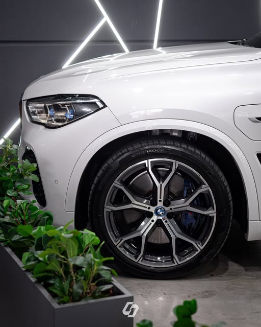 BMW X5 XDRIVE45E - Imagem 15