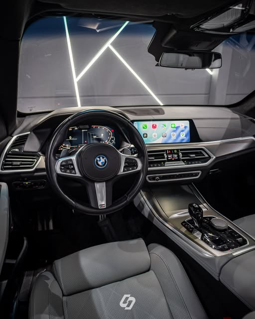 BMW X5 XDRIVE45E - Imagem 4