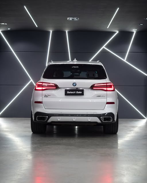 BMW X5 XDRIVE45E - Imagem 7