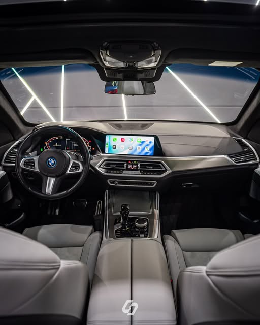 BMW X5 XDRIVE45E - Imagem 10