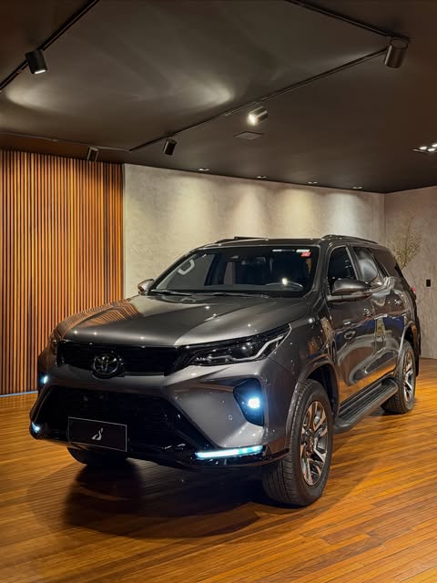 TOYOTA HILUX SW4 SRX PLATINUM - Imagem 1