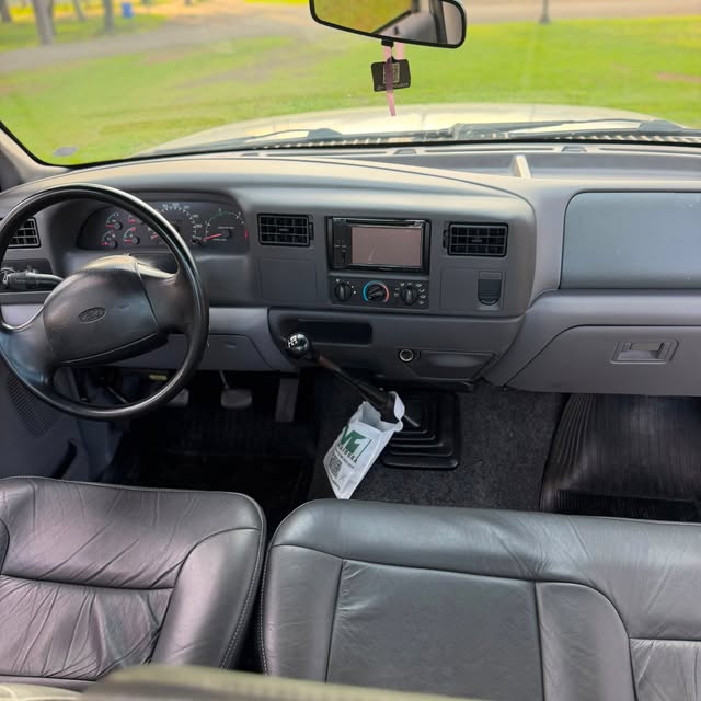 FORD F-250 XLT-L - Imagem 11
