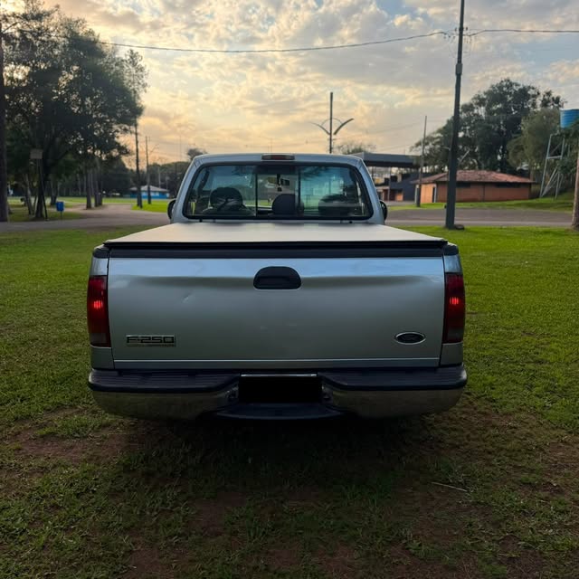 FORD F-250 XLT-L - Imagem 12