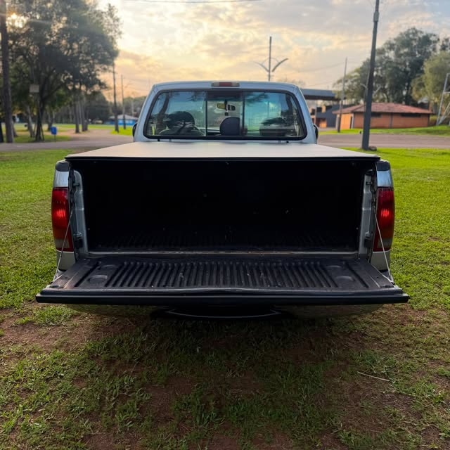 FORD F-250 XLT-L - Imagem 13