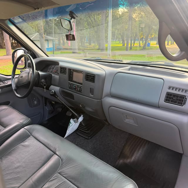FORD F-250 XLT-L - Imagem 9