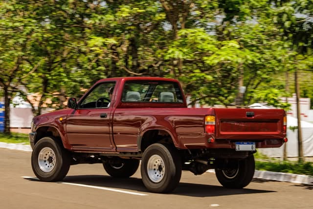 TOYOTA HILUX DX - Imagem 5