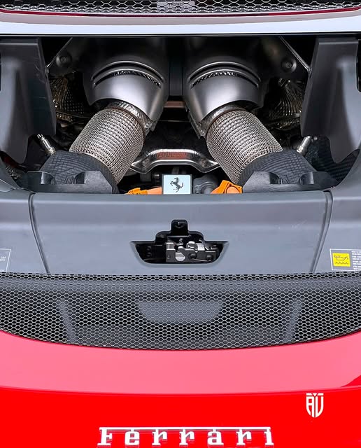 FERRARI 296 GTS - Imagem 4