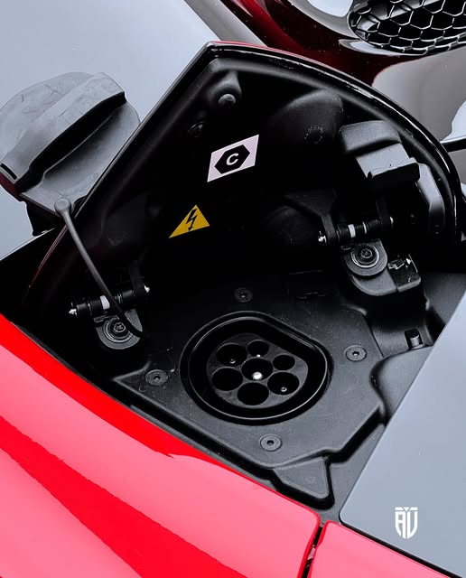 FERRARI 296 GTS - Imagem 7