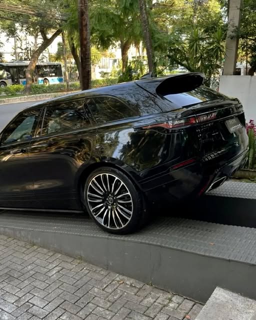 LAND ROVER RANGE ROVER VELAR R-DYNAMIC HSE - Imagem 7