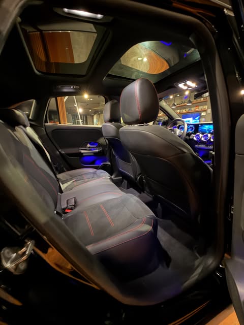 MERCEDES-BENZ GLA 200 1.3 CGI AMG LINE - Imagem 12