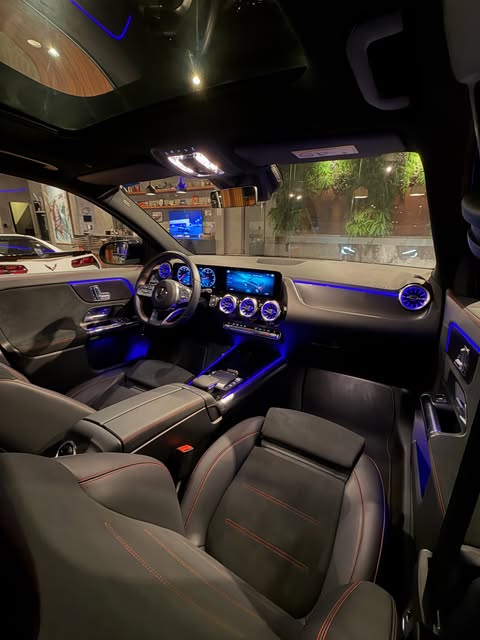 MERCEDES-BENZ GLA 200 1.3 CGI AMG LINE - Imagem 13