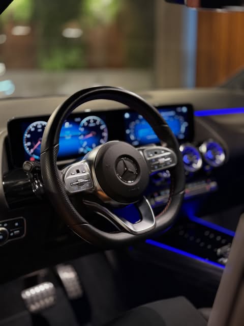 MERCEDES-BENZ GLA 200 1.3 CGI AMG LINE - Imagem 15