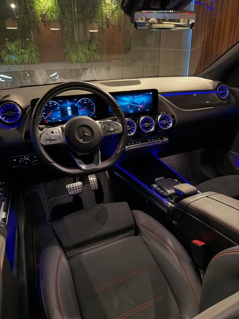 MERCEDES-BENZ GLA 200 1.3 CGI AMG LINE - Imagem 9