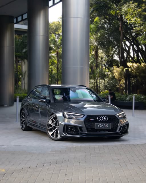 AUDI RS4 - Imagem 3