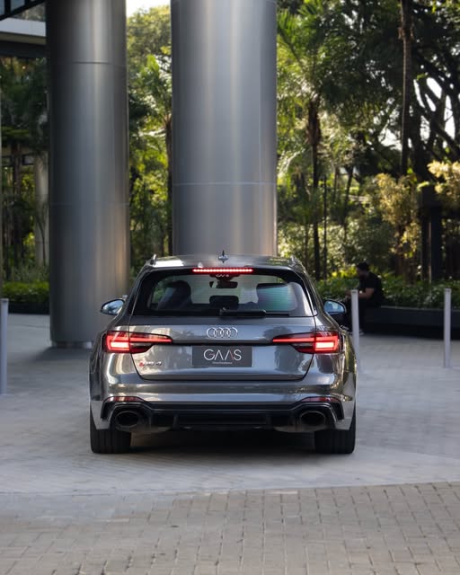 AUDI RS4 - Imagem 5