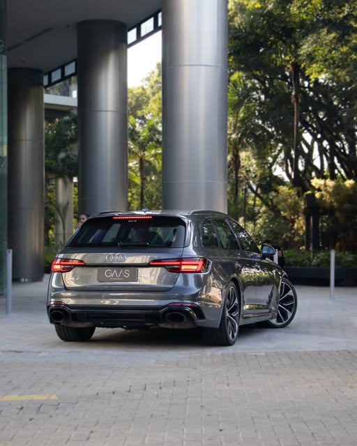 AUDI RS4 - Imagem 6