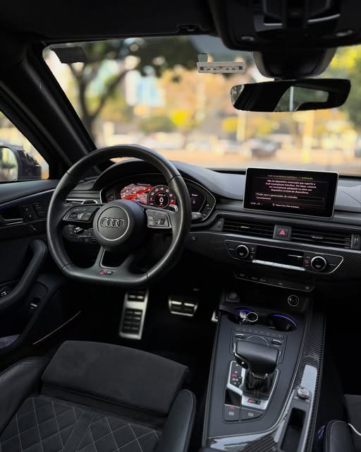 AUDI RS4 - Imagem 7