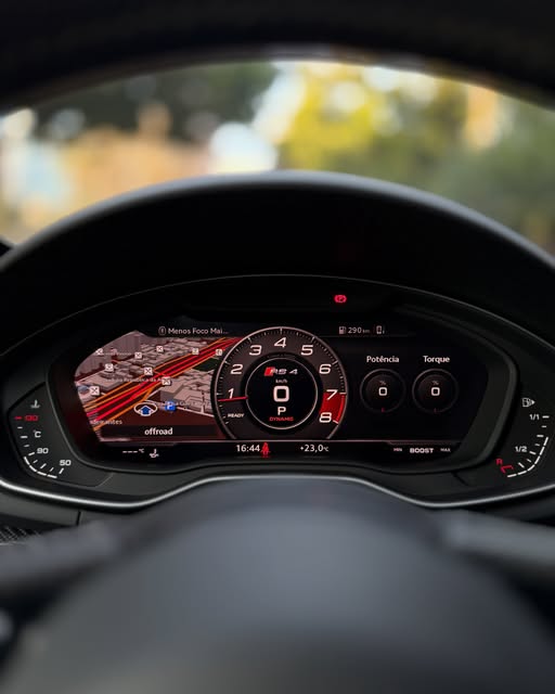 AUDI RS4 - Imagem 9