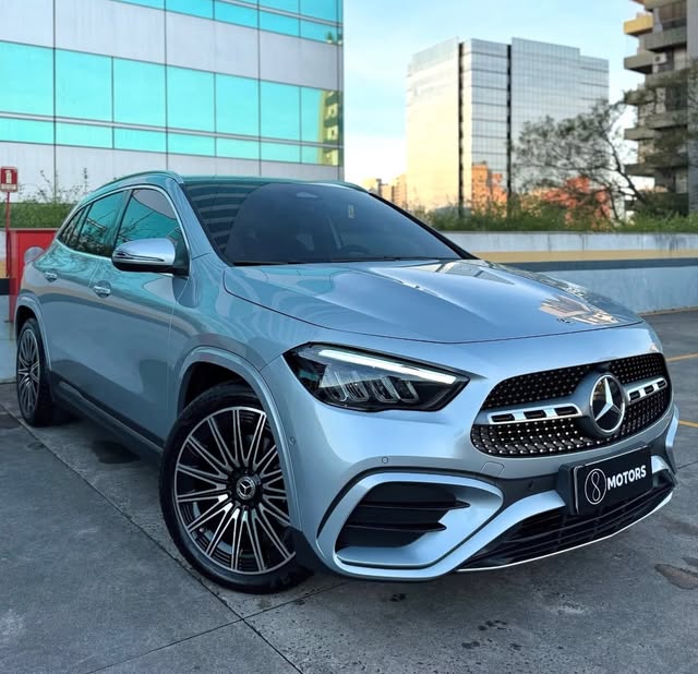 MERCEDES-BENZ GLA 200 AMG LINE - Imagem 1