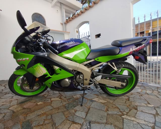 KAWASAKI ZX-6 R - Imagem 1