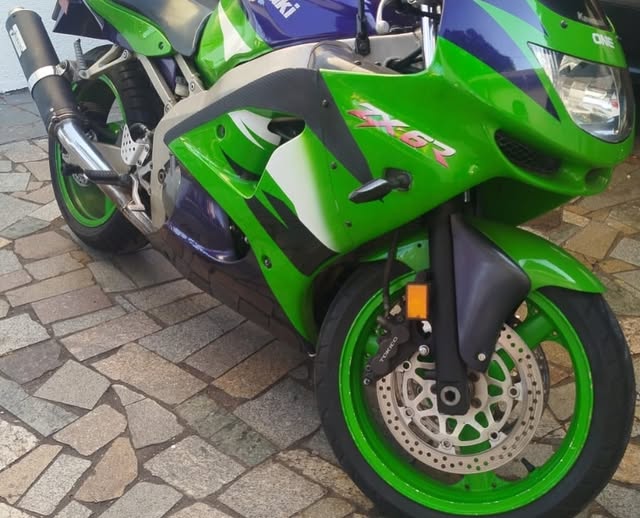 KAWASAKI ZX-6 R - Imagem 5