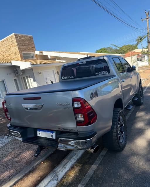 TOYOTA HILUX SRX 2.8 TURBO DIESEL - Imagem 3