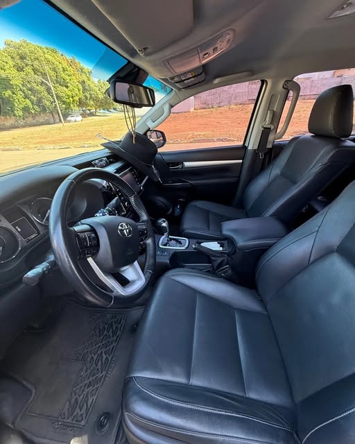 TOYOTA HILUX SRX 2.8 TURBO DIESEL - Imagem 5